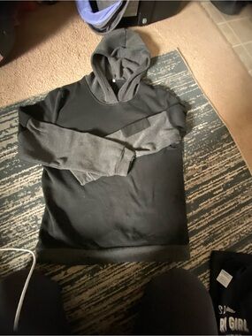 SHEIN Men's Two-Tone Black and Dark Gray Hooded Sweatshirt